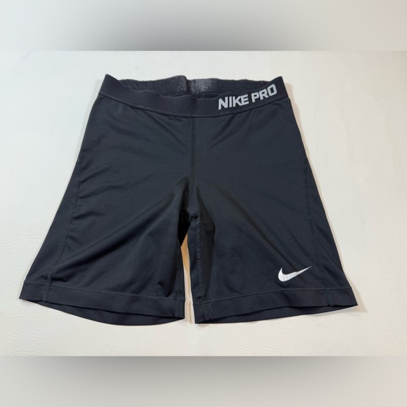 Nike pro women’s medium black athletic compression shorts - Picture 1 of 5